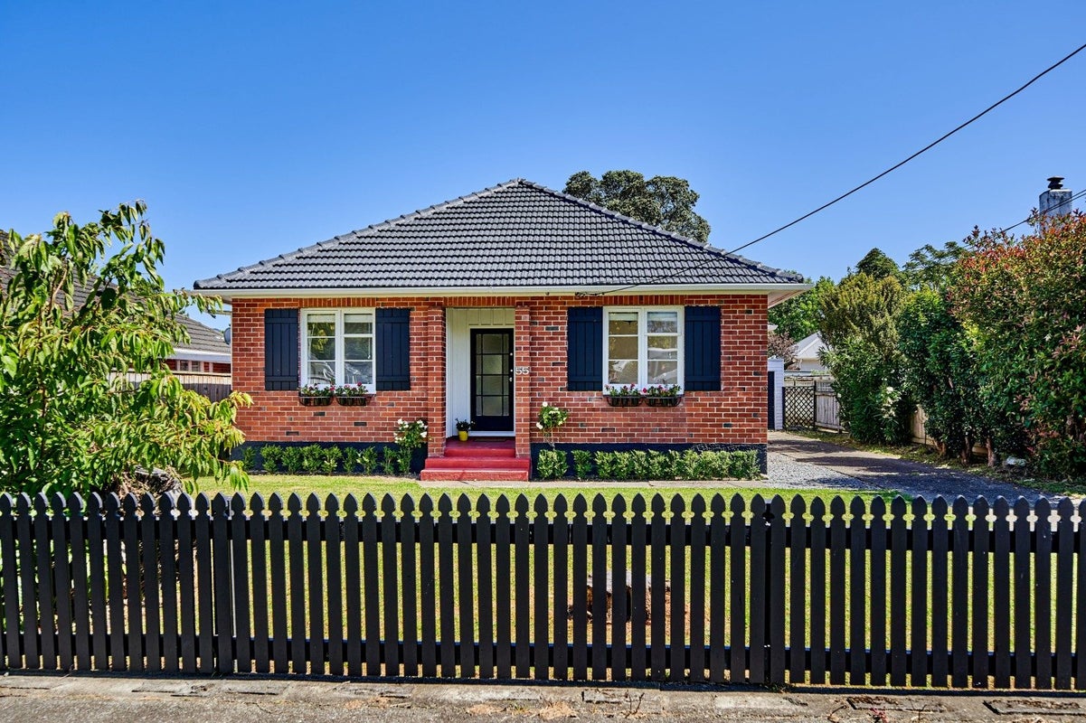 55 Naenae Road, Naenae, Lower Hutt - Carousel 1
