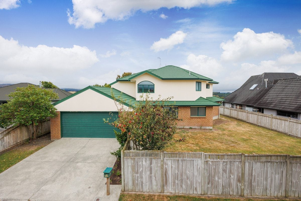 140 Pacific Drive, Fitzherbert, Palmerston North - Carousel 1