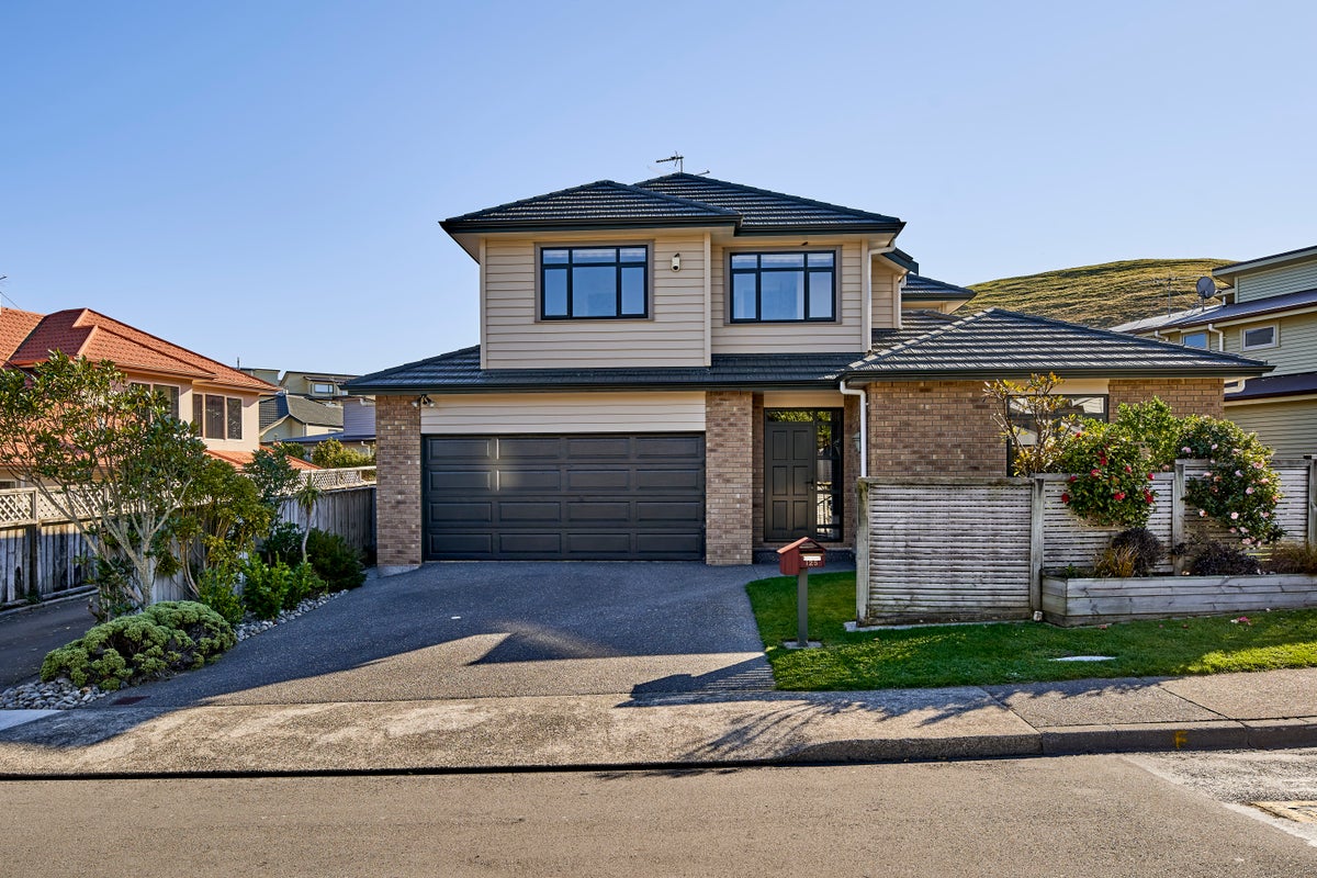 125 Cortina Avenue, Johnsonville, Wellington - Carousel 1