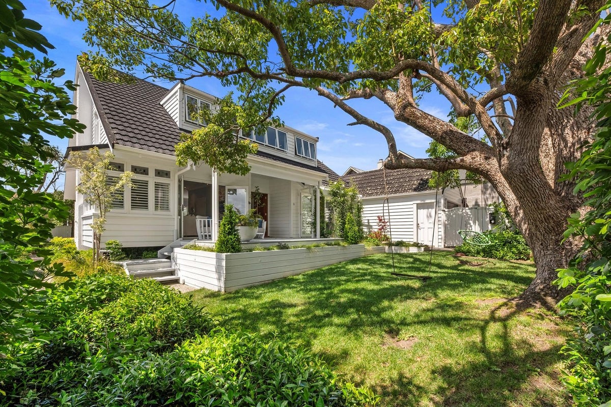 16A Fenwick Ave, Milford, North Shore City - Carousel 1