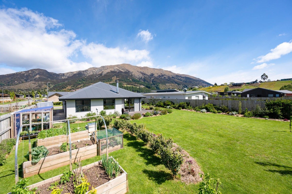 7 Pennycook Place, Lake Hawea - Carousel 14