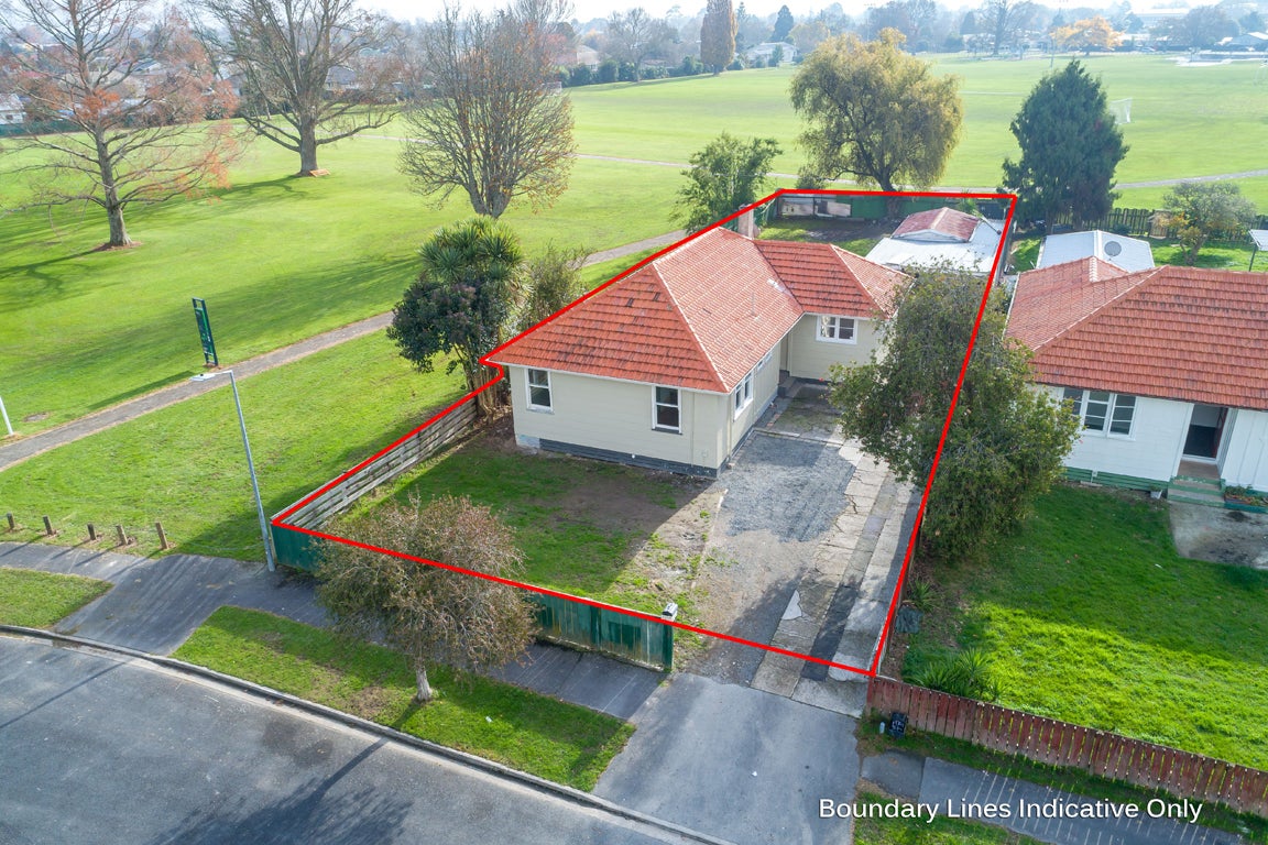 33 Paul Crescent, Fairfield, Hamilton - Carousel 1