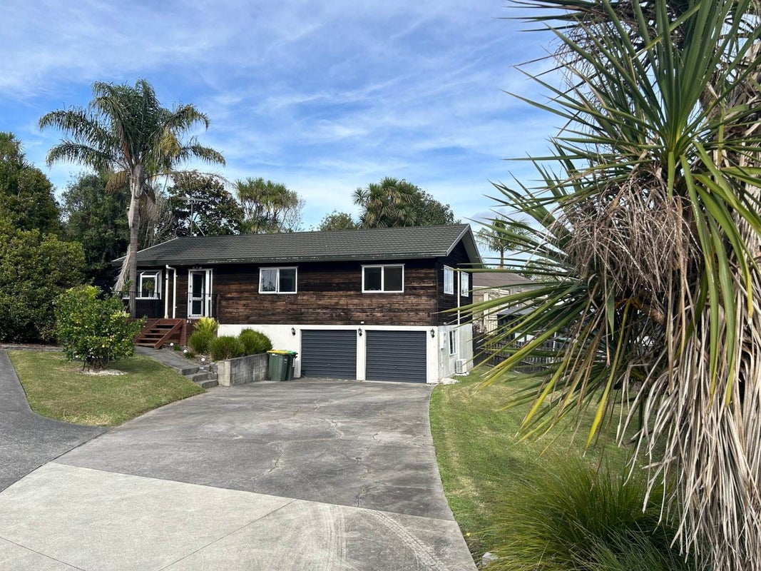 22 Springtime Crescent, Stanmore Bay, Whangaparaoa - Carousel 1