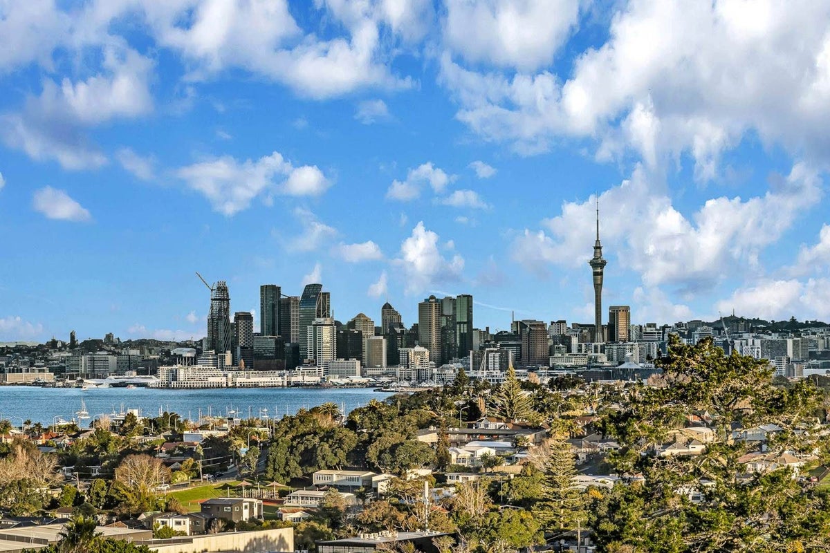 4/70 Raleigh Road, Northcote, North Shore City, Auckland - Carousel 2