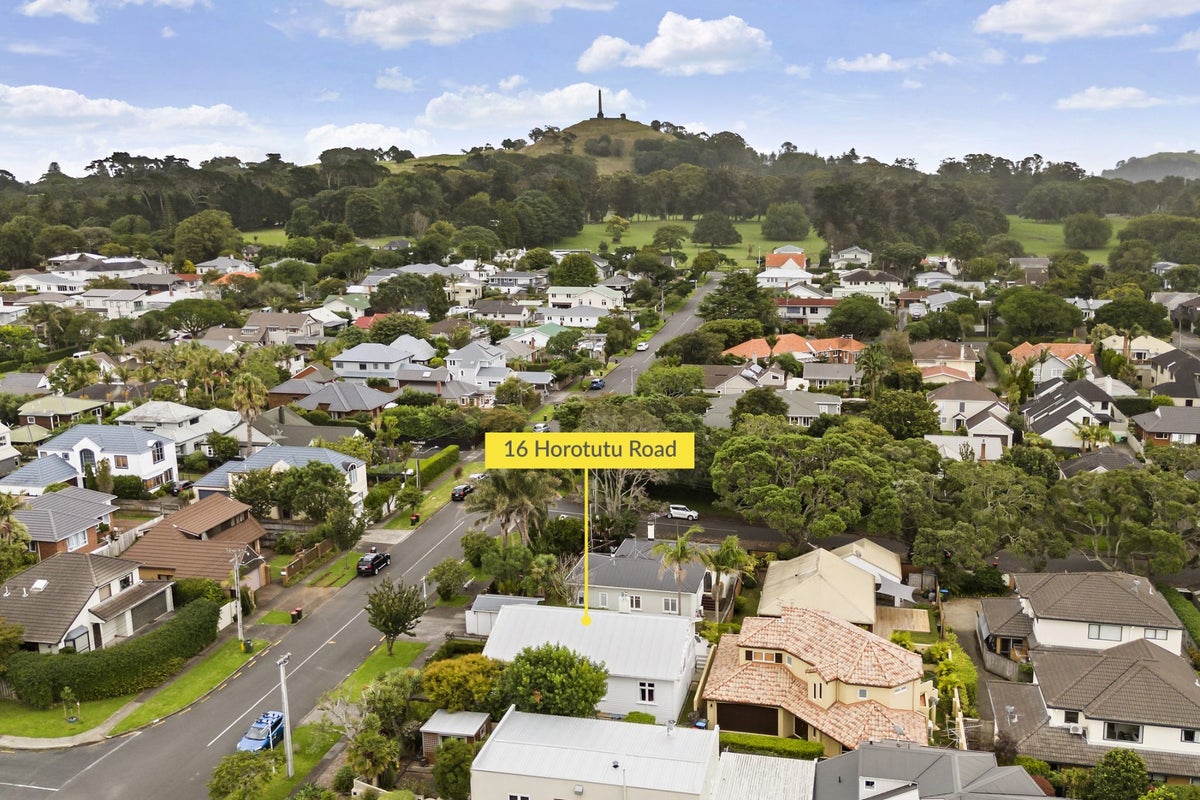 16 Horotutu Road, Greenlane, Auckland - Carousel 31