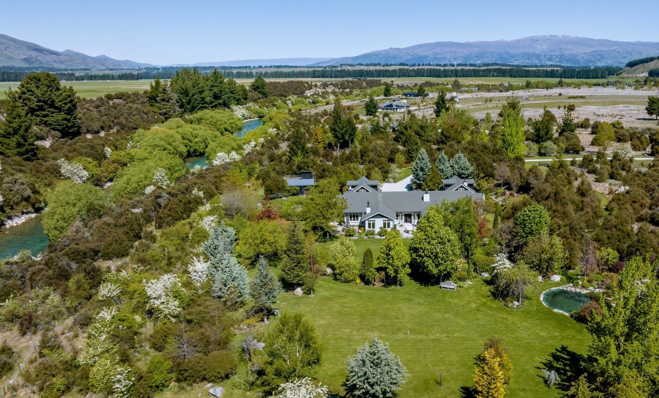 162 Te Awa Road, Wanaka - Carousel 1