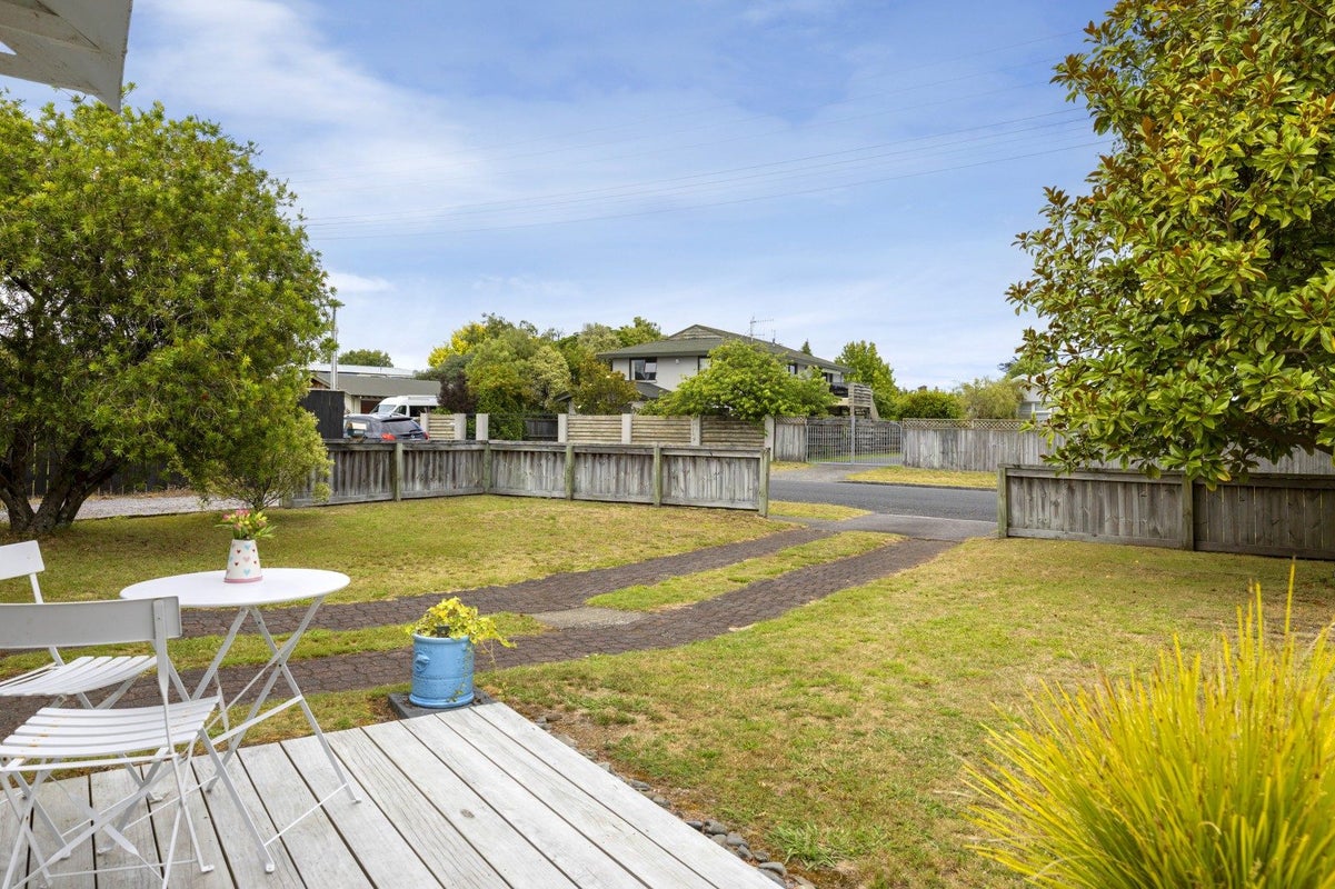 1/17 Rainbow Drive, Rainbow Point, Taupo - Carousel 2