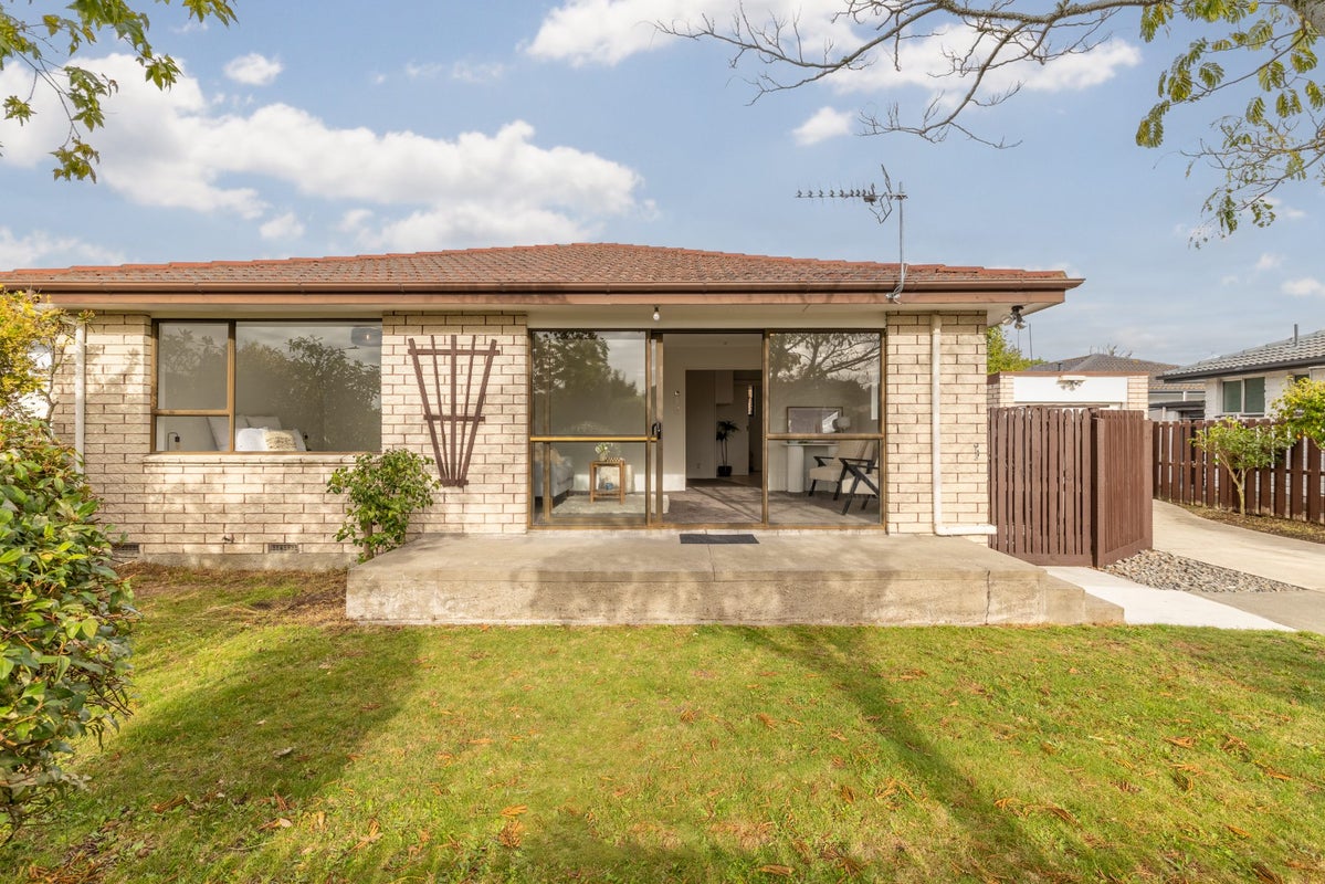 1/71 Royal Park Drive, Parklands, Christchurch - Carousel 2