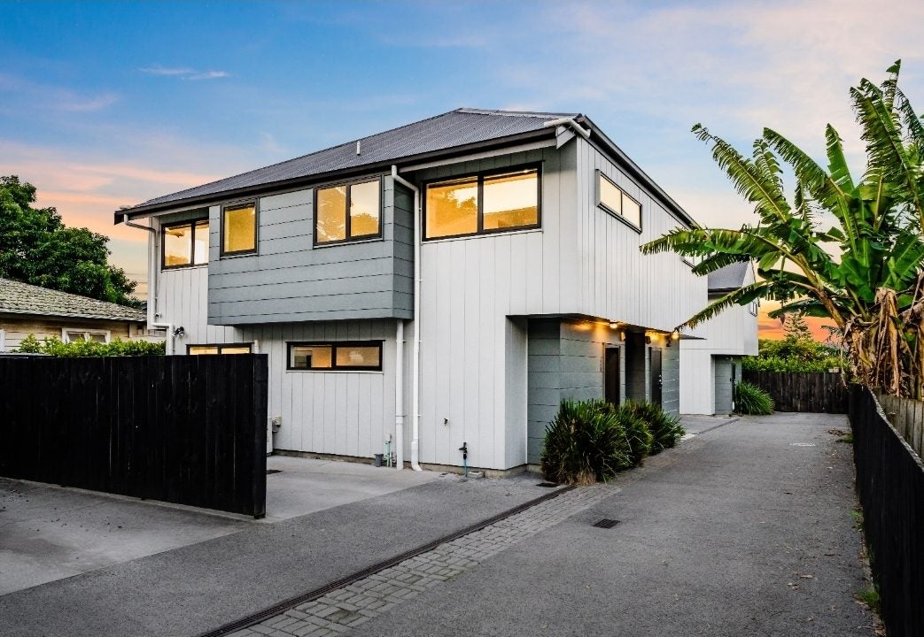 40B Waddell Avenue, Point England, Auckland - Carousel 1