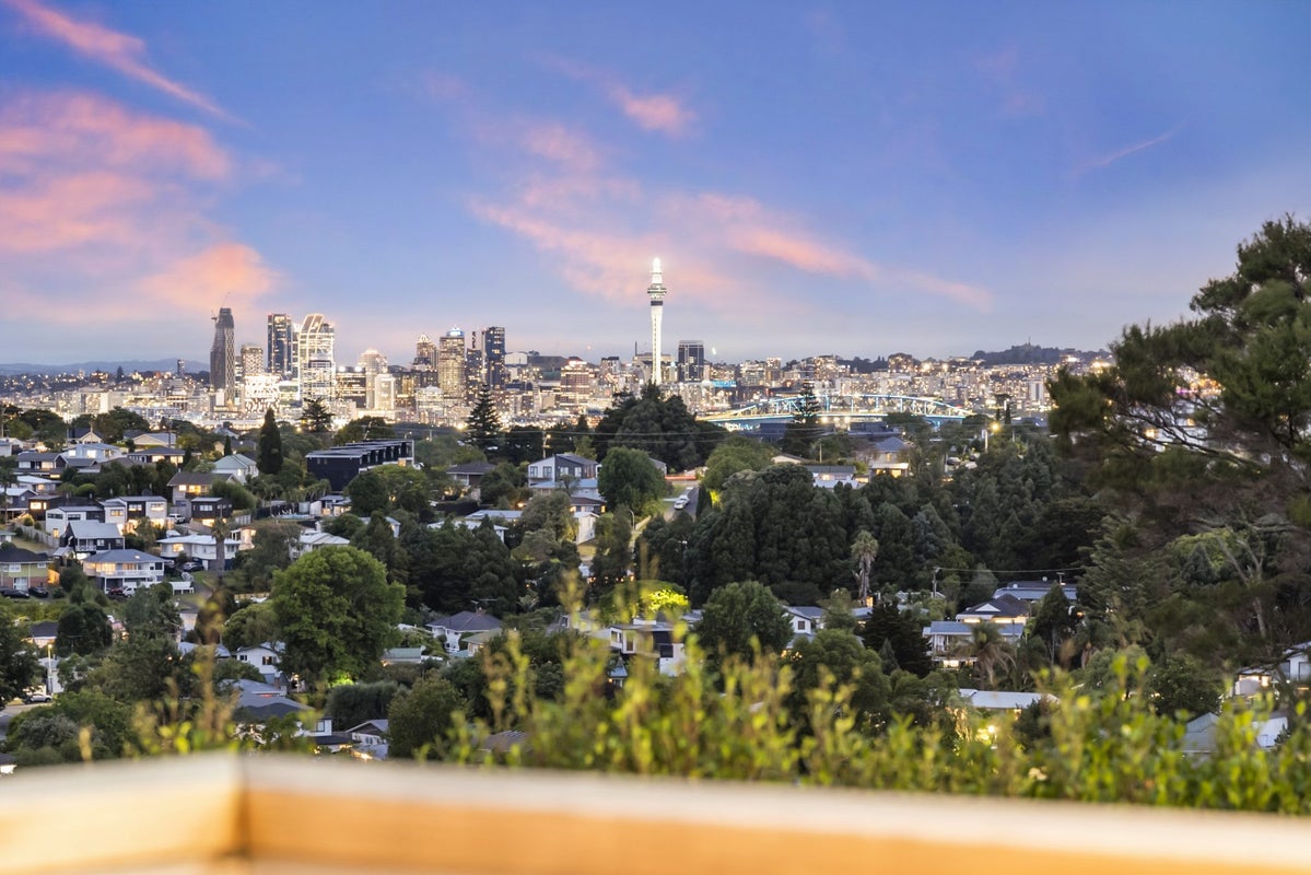 1A Monarch Avenue, Hillcrest, Auckland - Carousel 2