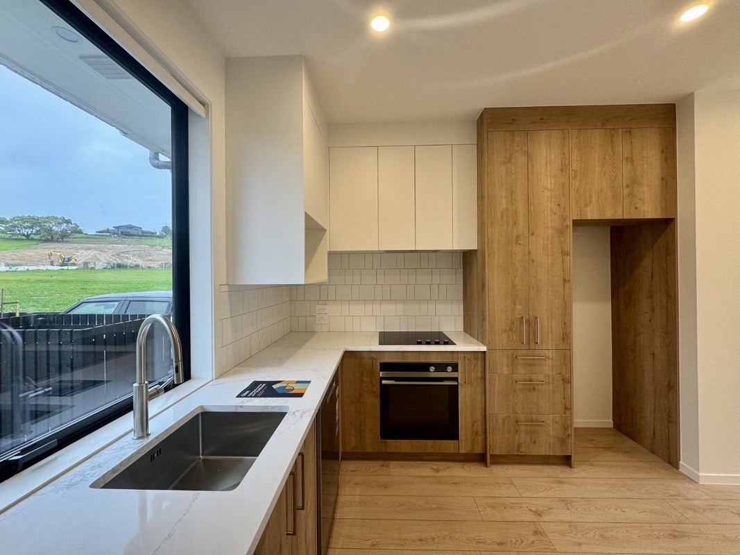 19/21 Makomako Drive, Orewa, Orewa - Carousel 2
