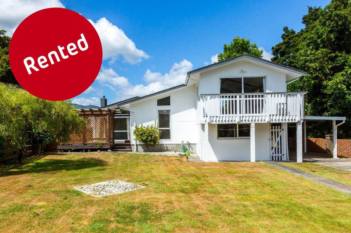 5 Venetia Way, Totara Park, Upper Hutt - Carousel 1