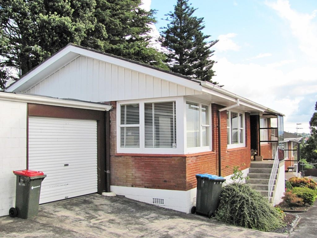 3/19 Hayr Road, Three Kings, Auckland - Carousel 1