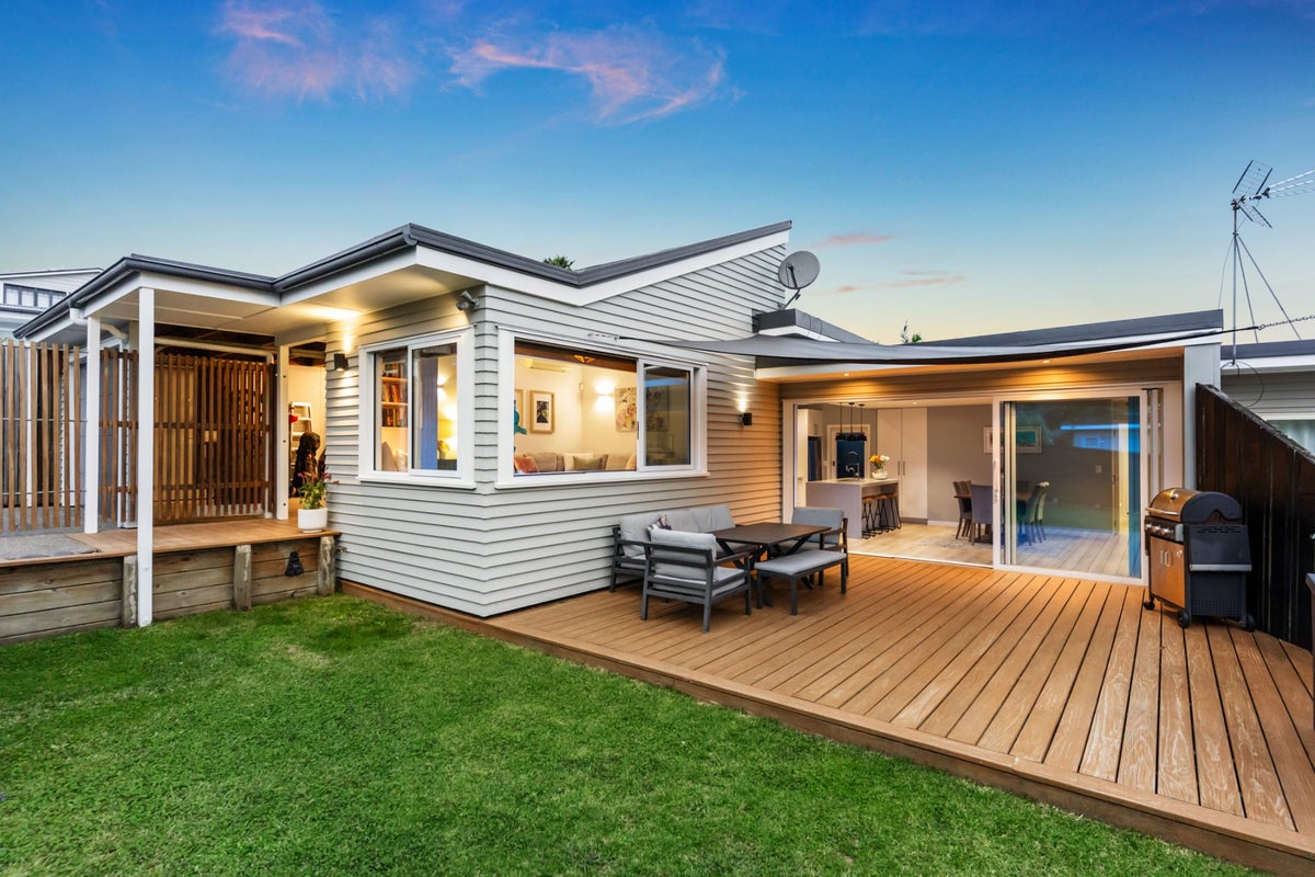 4 Hilltop Street, Remuera, Auckland - Carousel 1