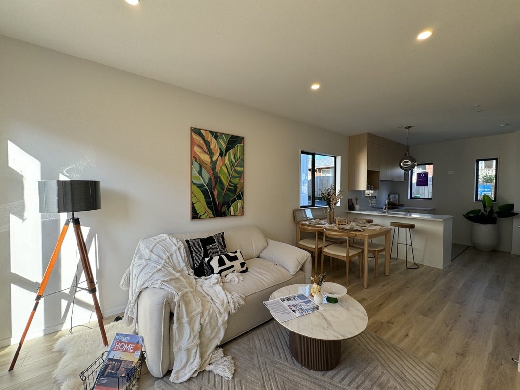11 Paetai Lane, Te Atatu Peninsula, Auckland - Carousel 1