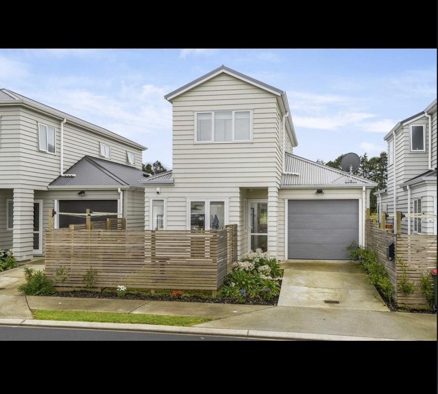 15 Divide Loop, Takanini, Auckland - Carousel 6