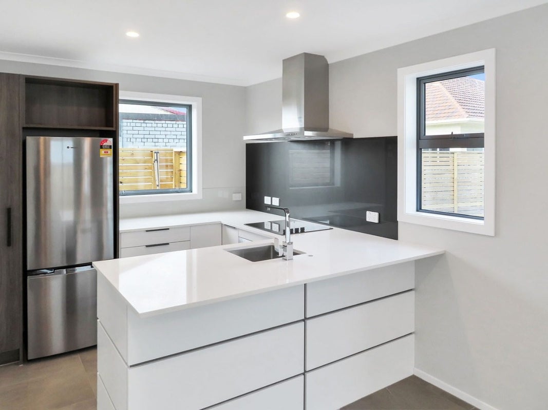 15 John Reynolds Square, Hutt Central, Lower Hutt - Carousel 2