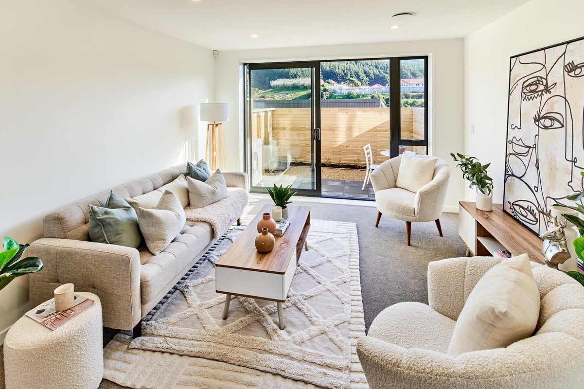 14 Ara Paiwhenua, Tawa, Wellington - Carousel 1