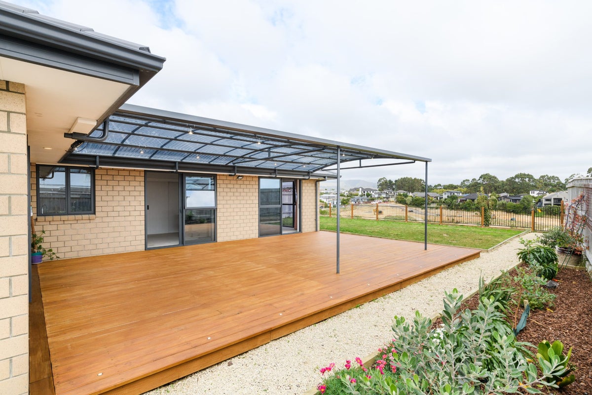 55 Vaucluse Heights, Fitzherbert, Palmerston North - Carousel 2
