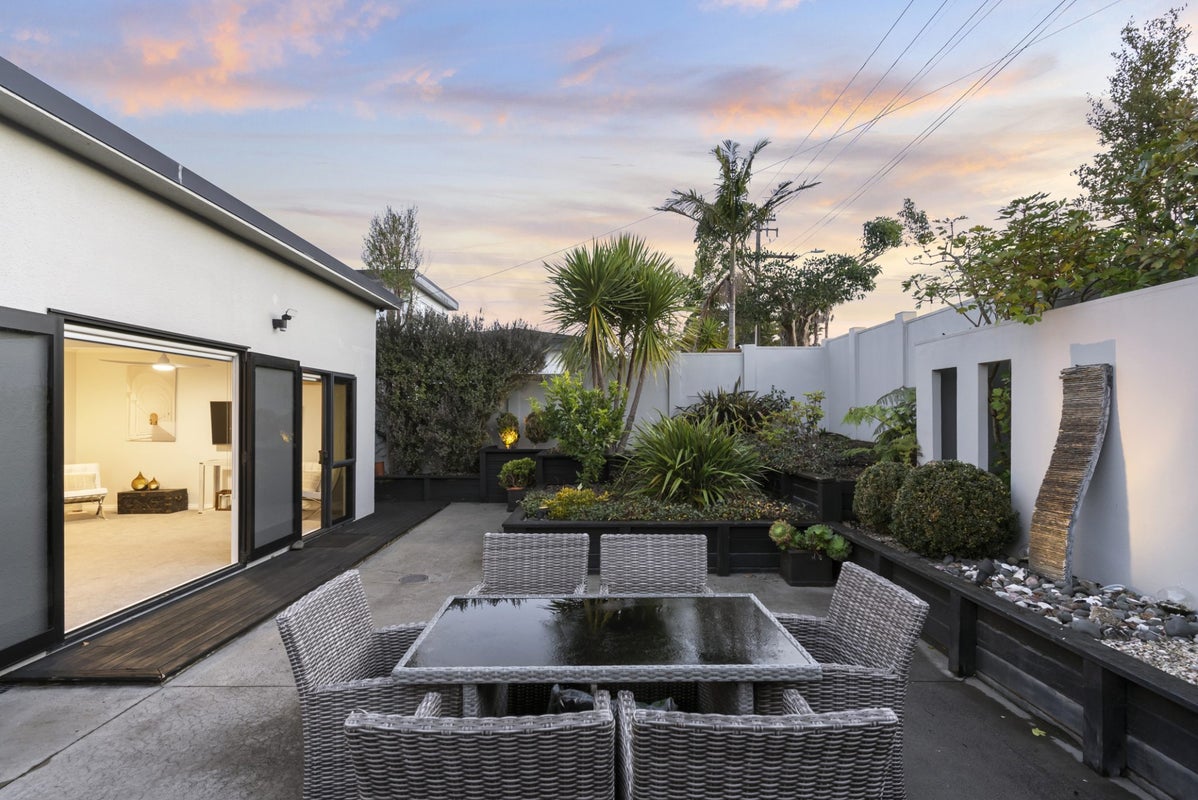 19 Deep Creek Road, Waiake, Auckland - Carousel 2