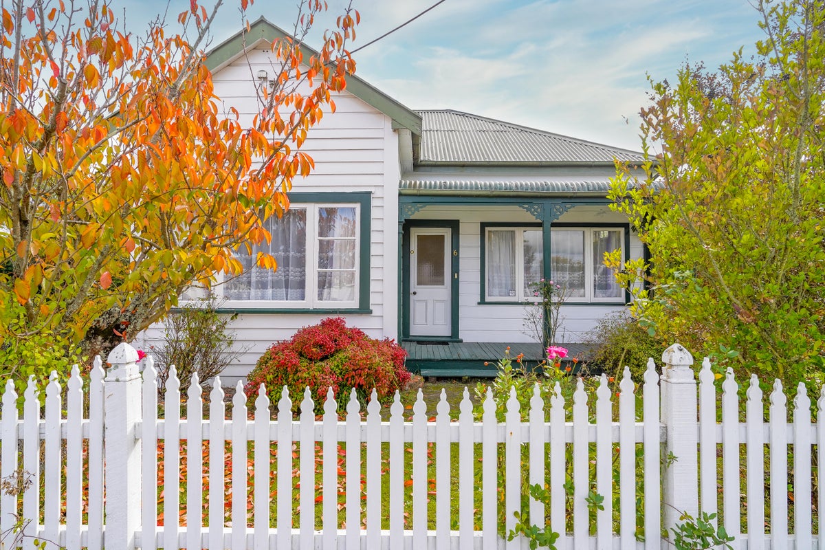 6 Makoura Road, Masterton - Carousel 1