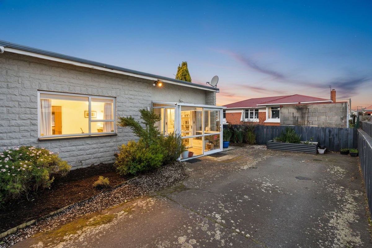 133E  Macandrew Road, South Dunedin, Dunedin, Otago - Carousel 1