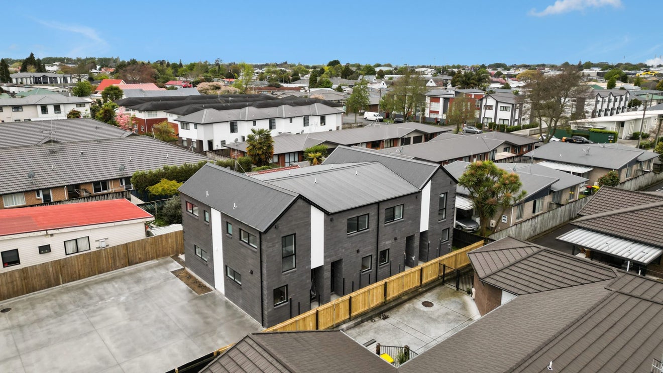 21 Campbell Street, Frankton, Hamilton - Carousel 1