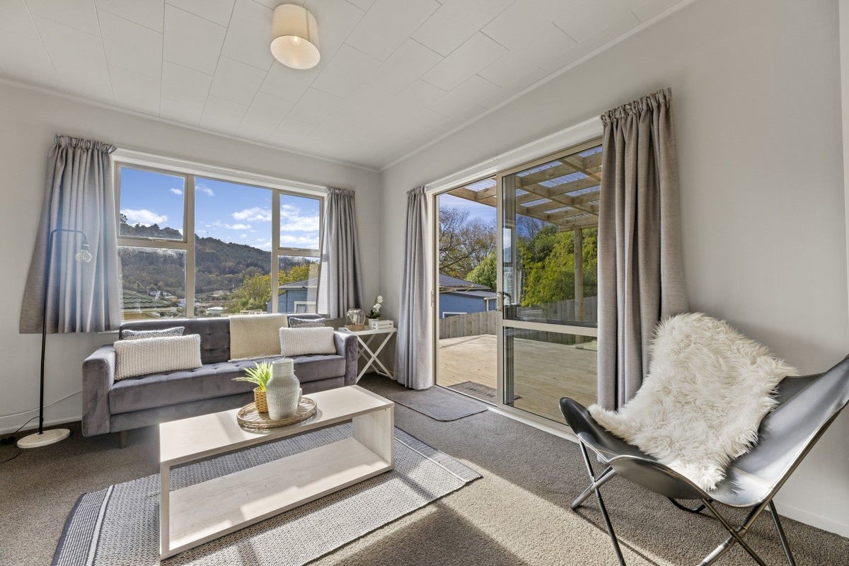 4 Daly Street, Port Chalmers, Dunedin - Carousel 1