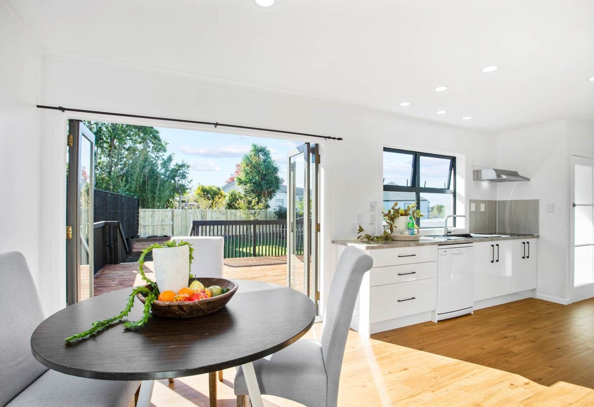 5 Boys Place, Pakuranga Heights, Auckland - Carousel 2