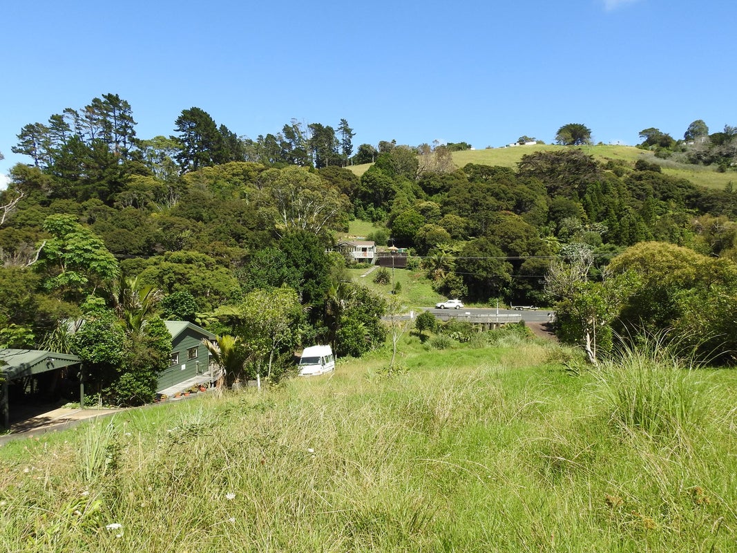 24 Te Toki Road, Ostend, Waiheke Island - Carousel 1