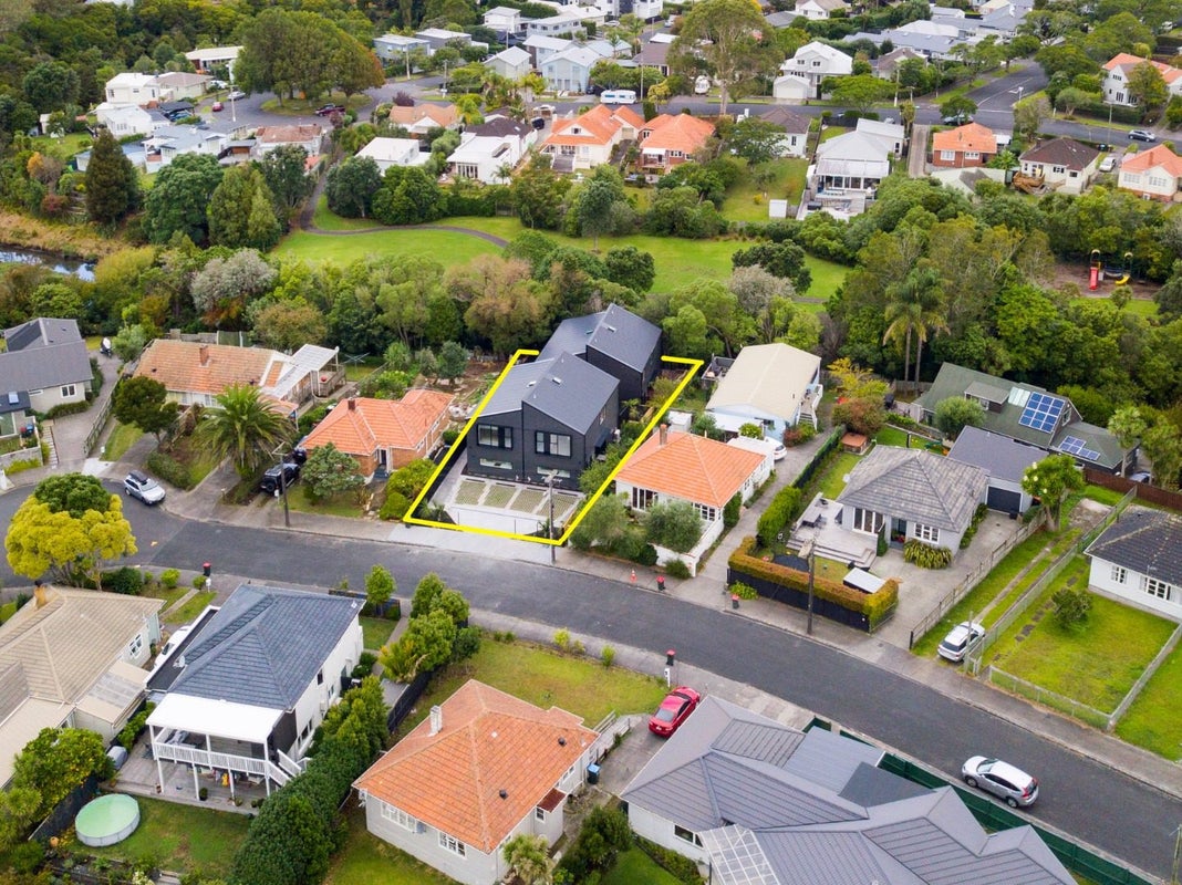 9C De Luen Street, Point Chevalier, Auckland - Carousel 11