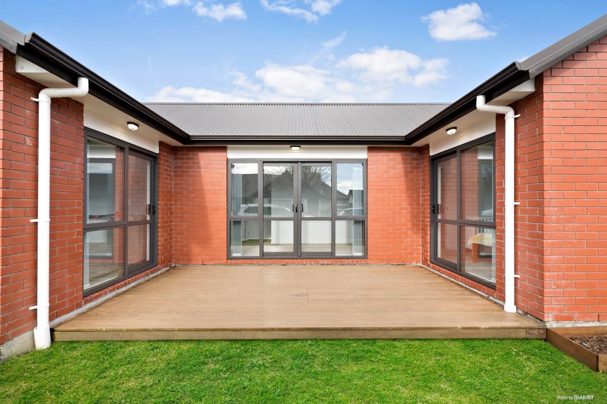5 Takahe Avenue, Takanini, Auckland - Carousel 1