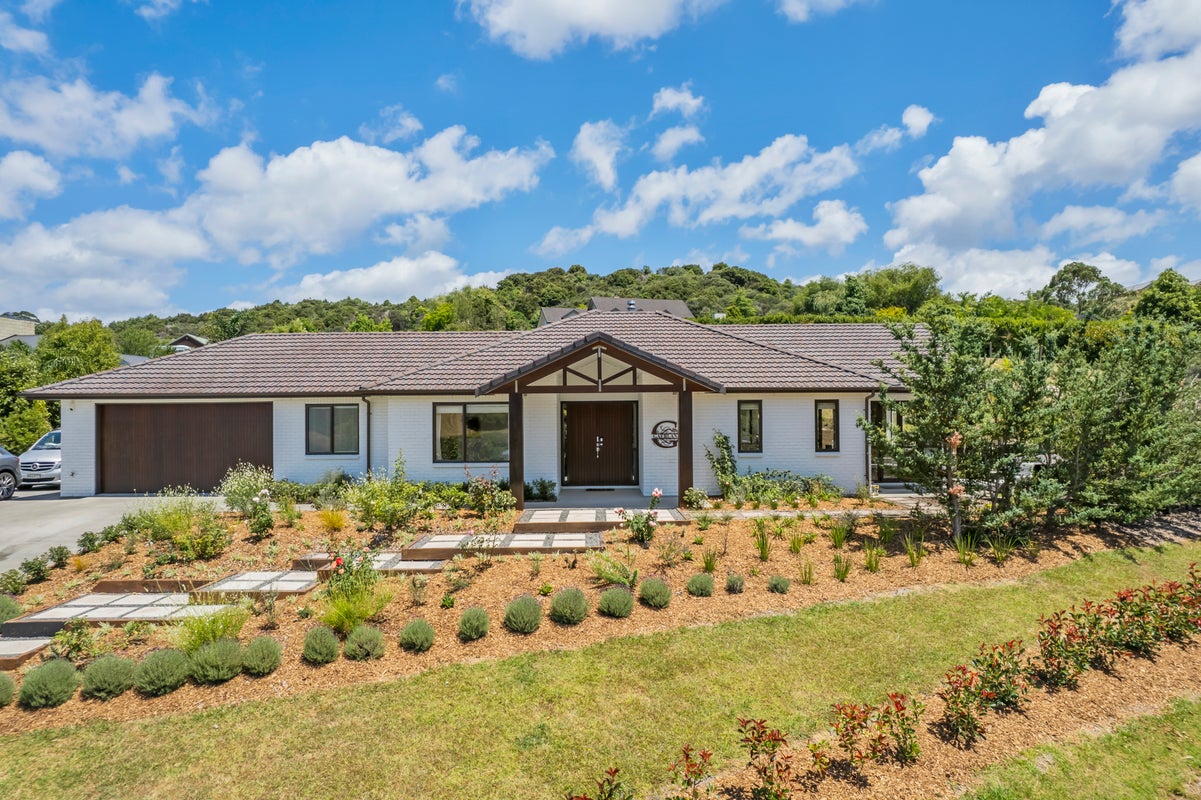 41 Rautahi Terrace, Redvale, Albany - Carousel 1