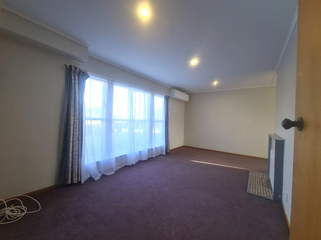 35 Westmeath Street, Waitangirua, Porirua - Carousel 2