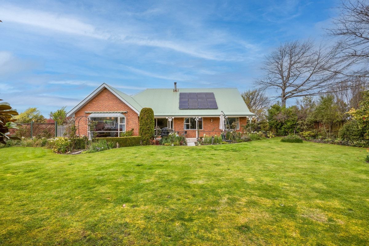 17 Littles Lane, Woodend, Woodend - Carousel 2