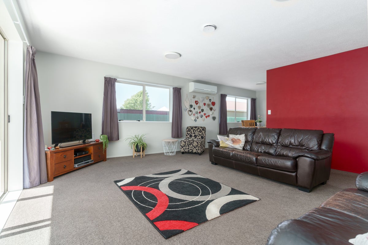 2/18 Railway Terrace, Templeton, Christchurch - Carousel 1