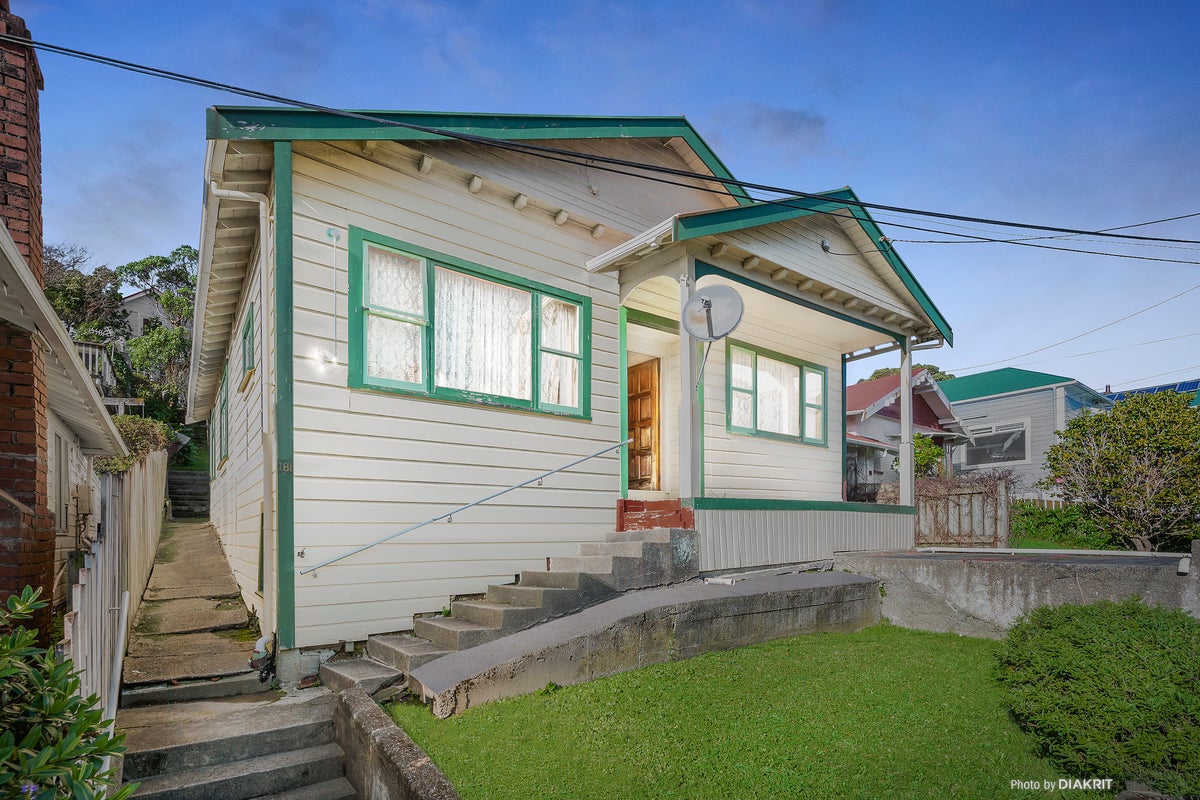181 Hanson Street, Newtown, Wellington - Carousel 17