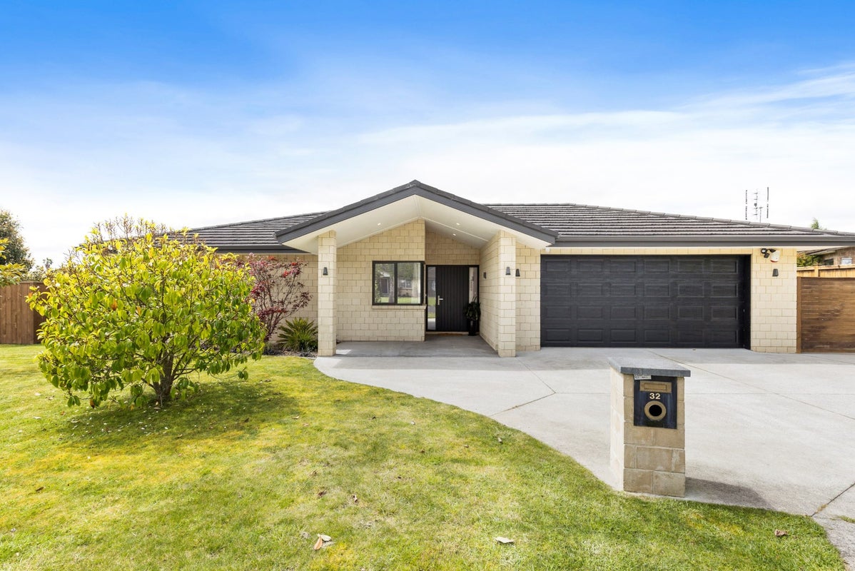 32 Parkhaven Drive, Rosehill, Papakura - Carousel 1