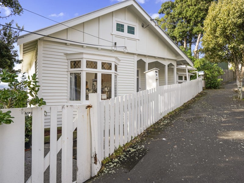6 Blythe Street, Berhampore, Wellington - Carousel 1