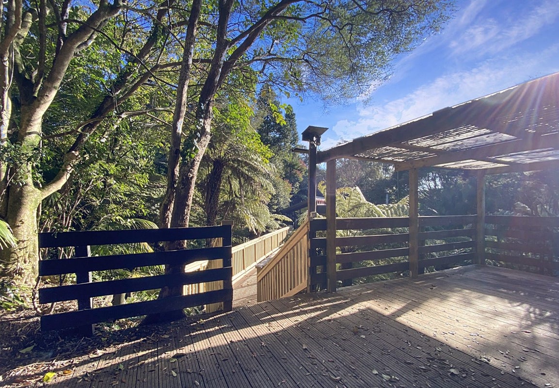 221 Titirangi Road, Titirangi, Auckland - Carousel 21
