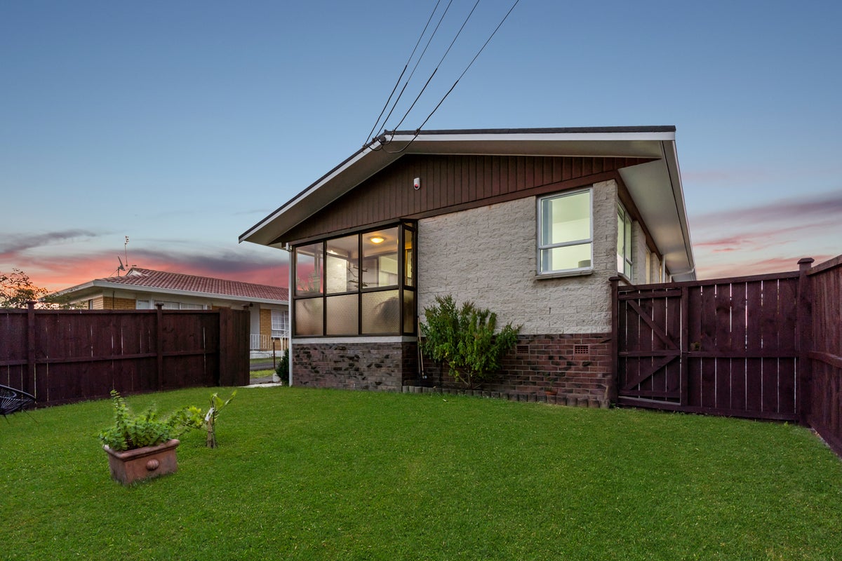 1/469 Blockhouse Bay Road, Blockhouse Bay, Auckland - Carousel 1