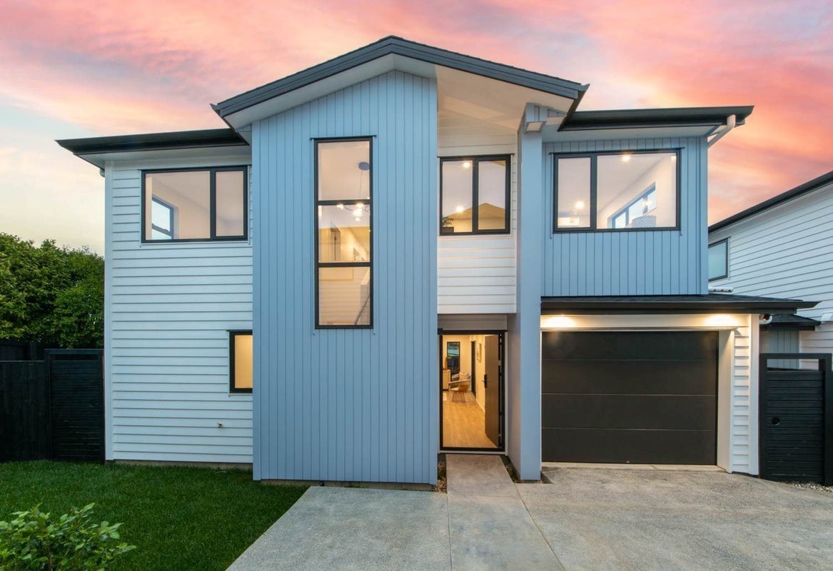 42 Connaught Street, Blockhouse Bay, Auckland - Carousel 1