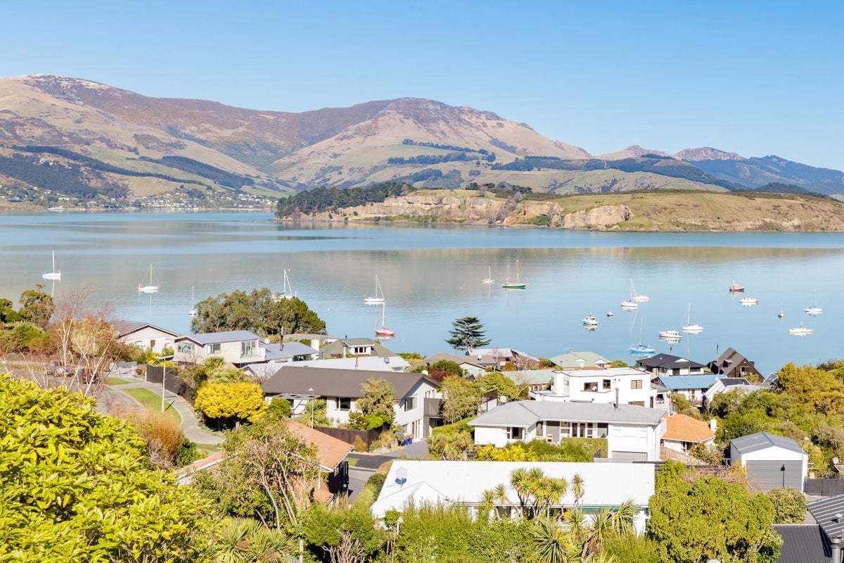 92F Governors Bay Road, Cass Bay, Lyttelton - Carousel 1