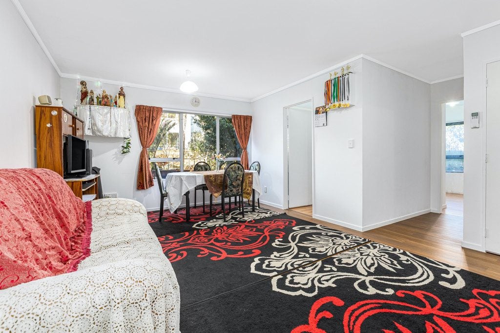 2/84 Rintoul Street, Newtown, Wellington - Carousel 1