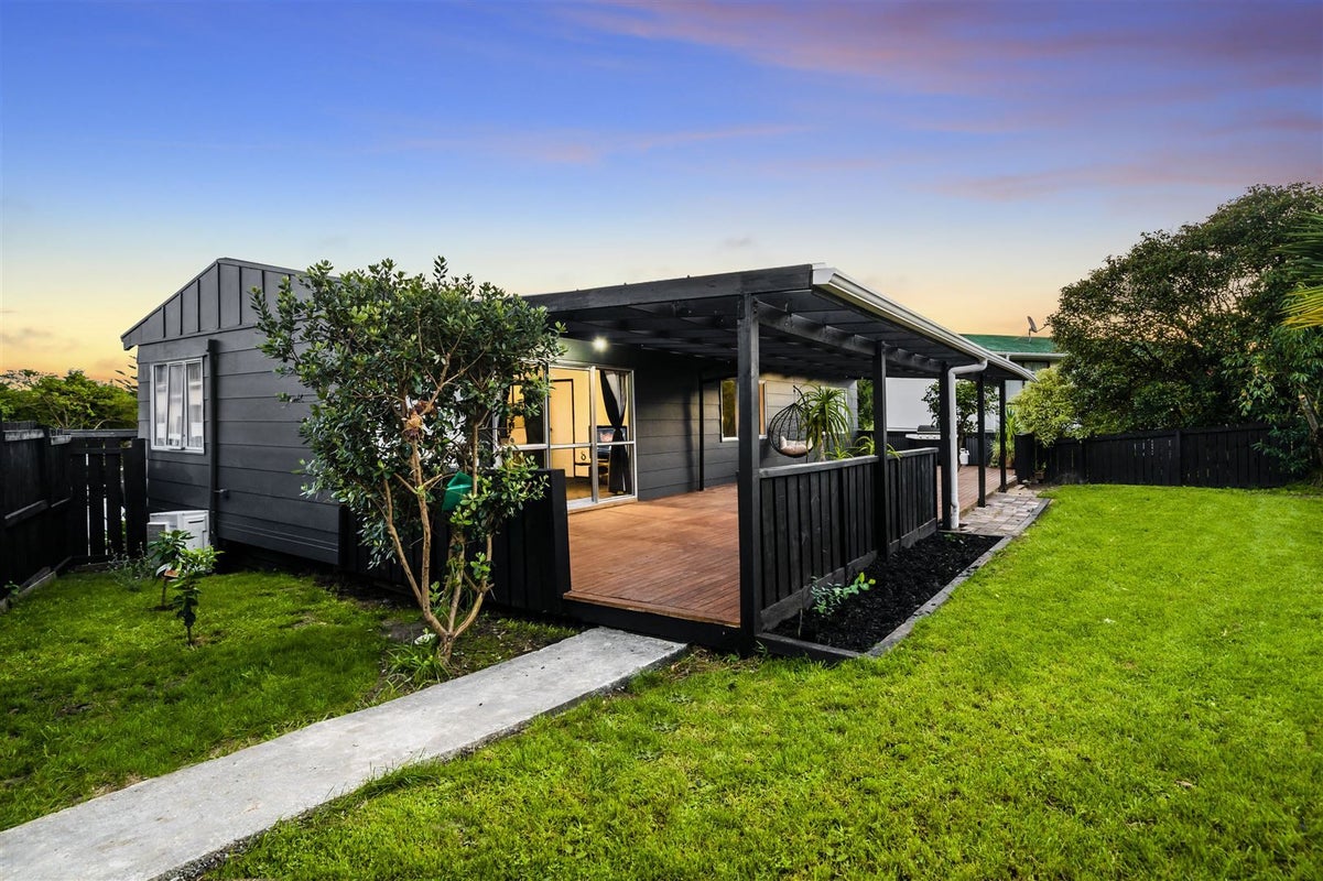 1/20 Crosby Road, West Harbour, Auckland - Carousel 1