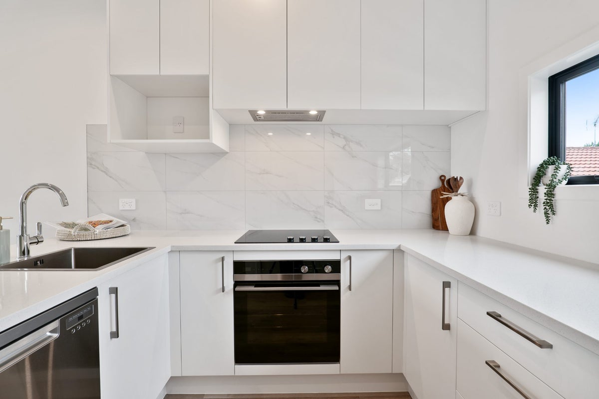 7 Meg Lane, Glen Eden, Auckland - Carousel 2