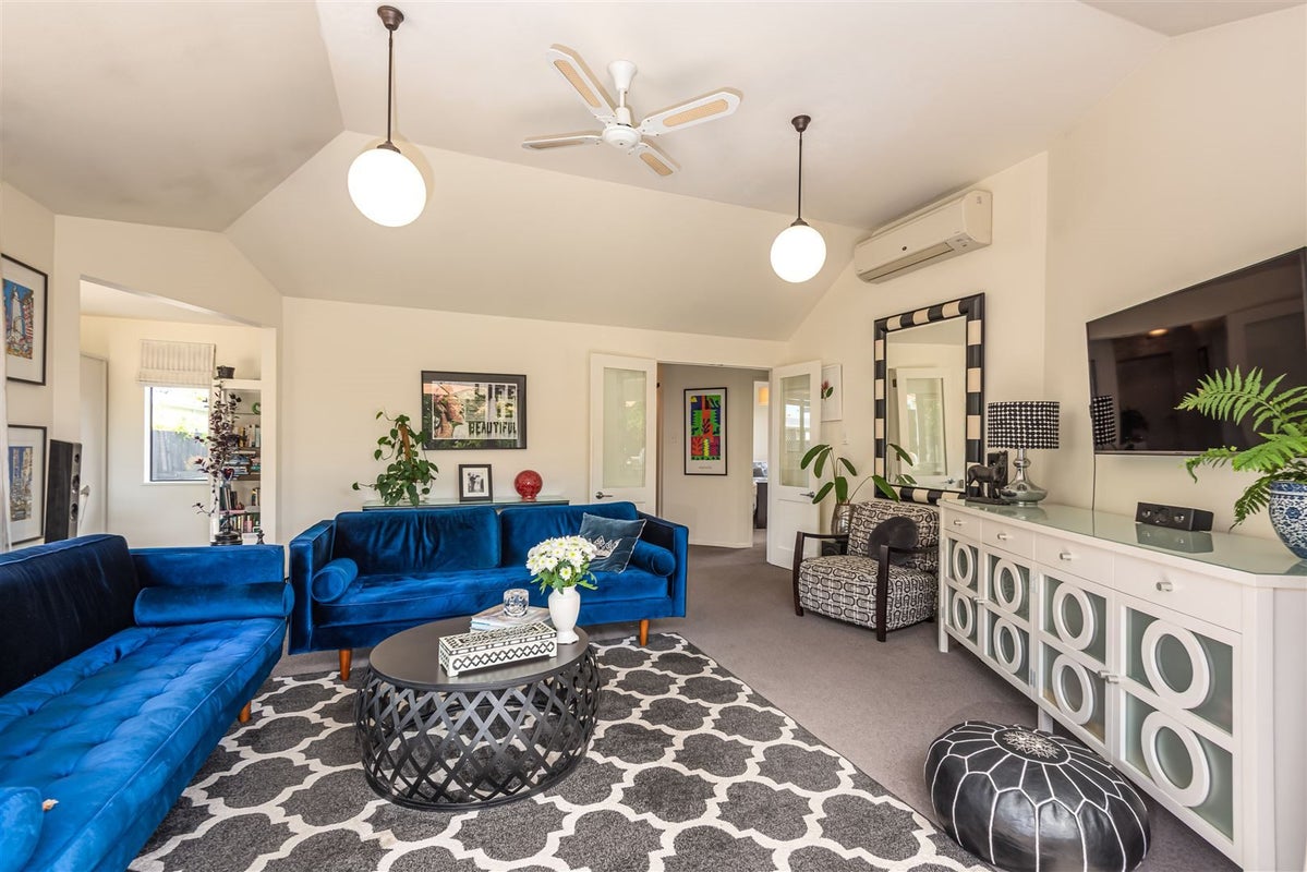 2/25 Gamblins Road, Saint Martins, Christchurch - Carousel 2