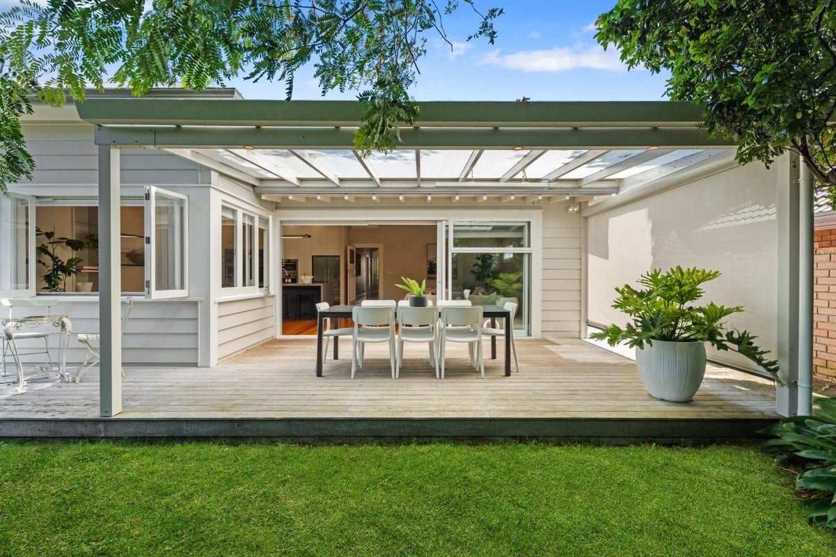 21 Queen Mary Avenue, Epsom, Auckland - Carousel 2