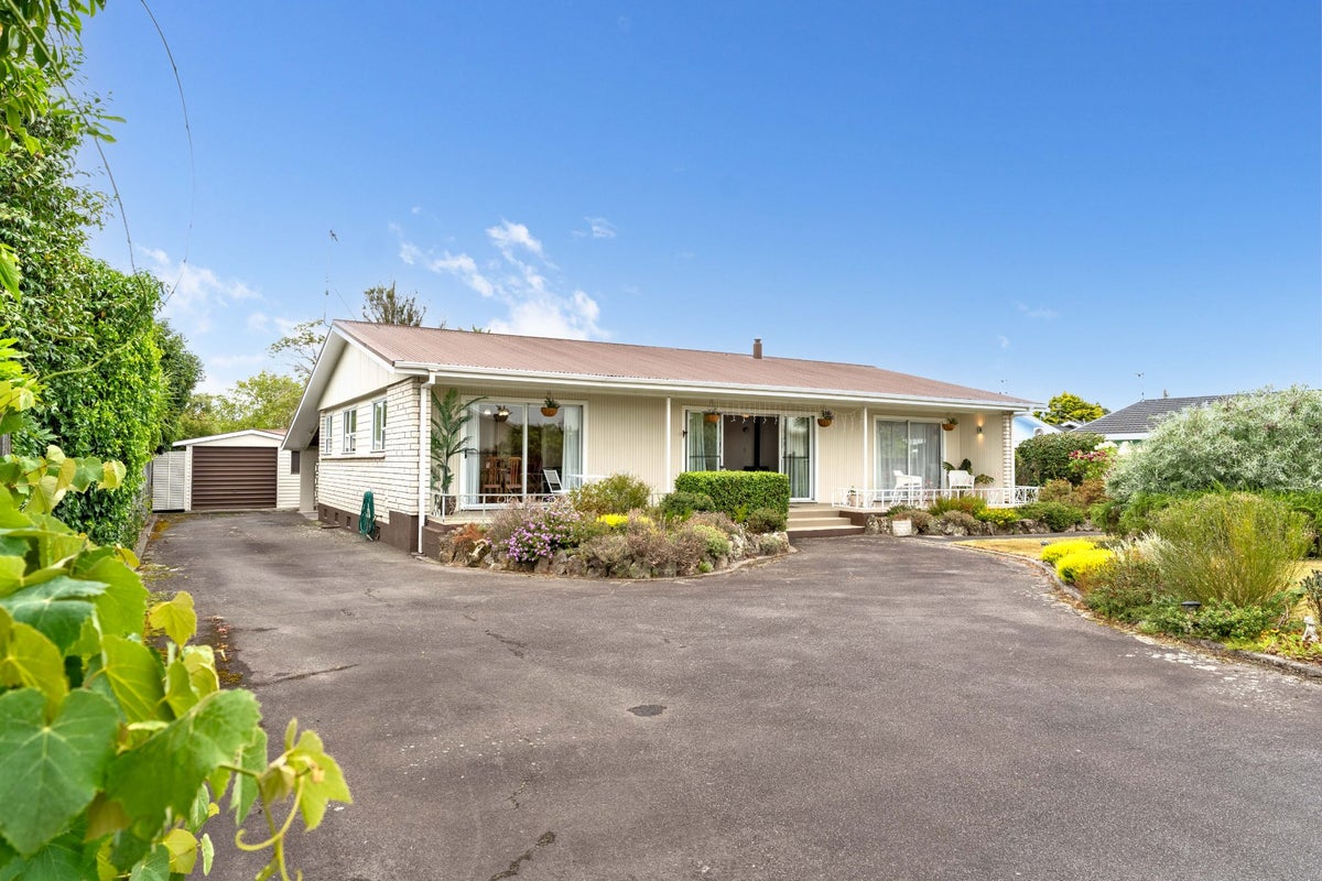 43 Cooper Street, Lansdowne, Masterton - Carousel 1