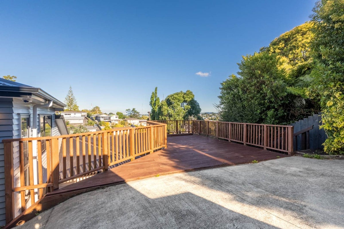 5A Benchmark Drive, Massey, Auckland - Carousel 2